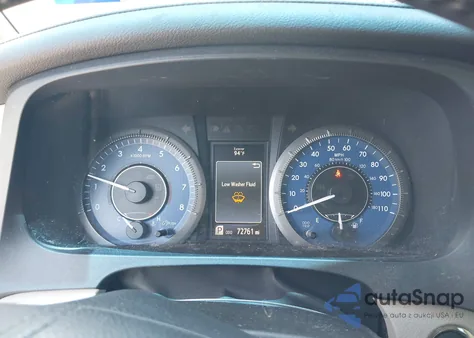 2015 Toyota Sienna Xle 8 Passenger z USA, uszkodzony, nr VIN 5TDYK3DC0FS688591